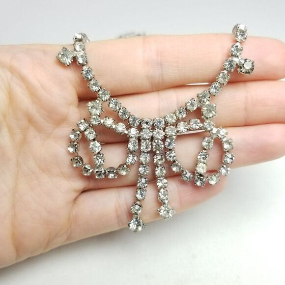 Vintage Rhinestone Bow Shape Center Collar Necklace, Retro Silver Tone Sparkle - Picture 7 of 8